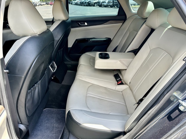 Vehicle image 18 of 34