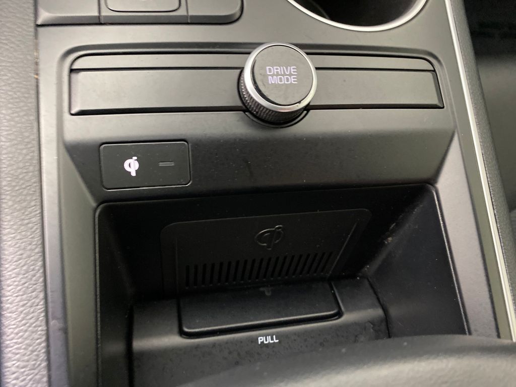 Vehicle image 18 of 27