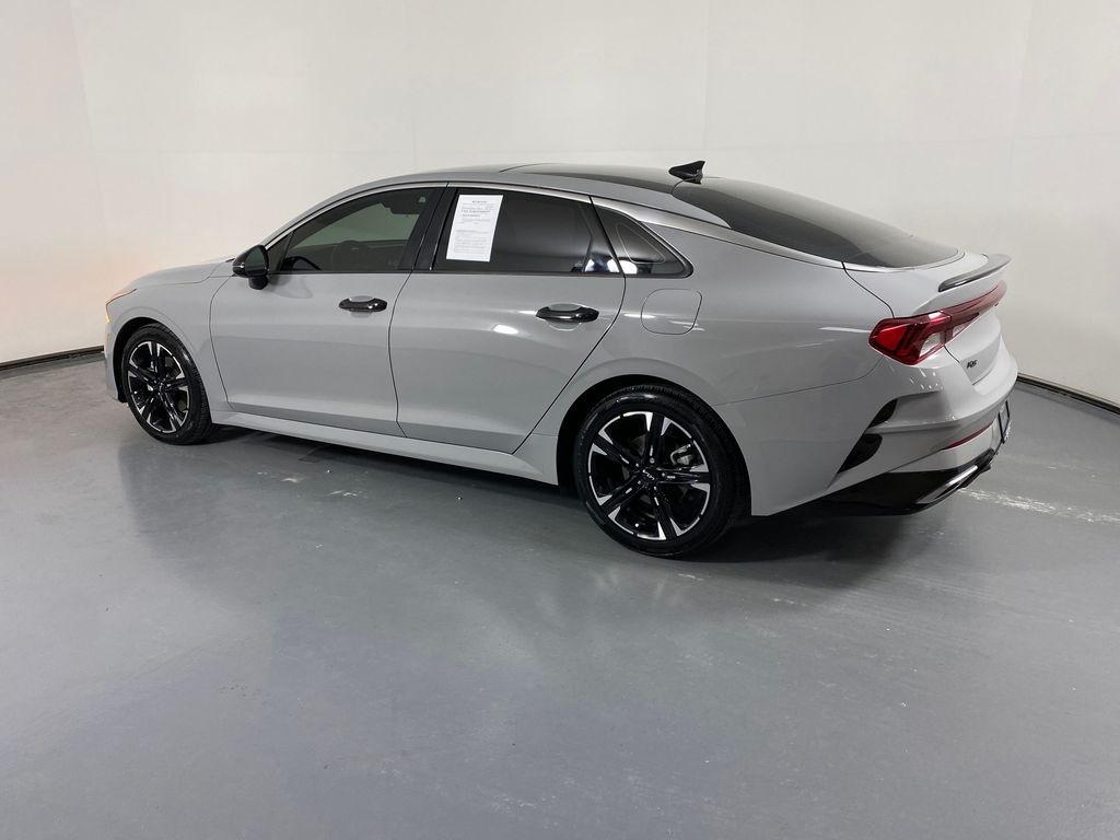 Vehicle image 6 of 27