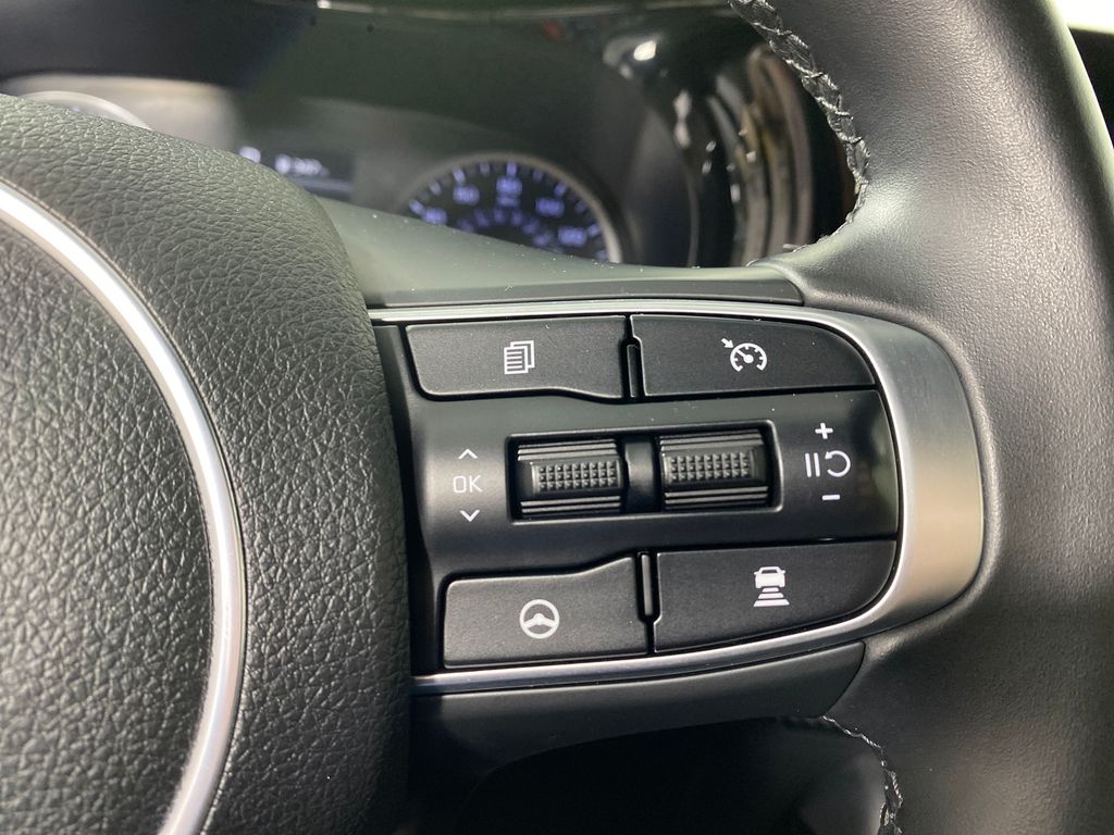 Vehicle image 20 of 27