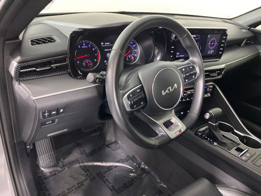 Vehicle image 10 of 27