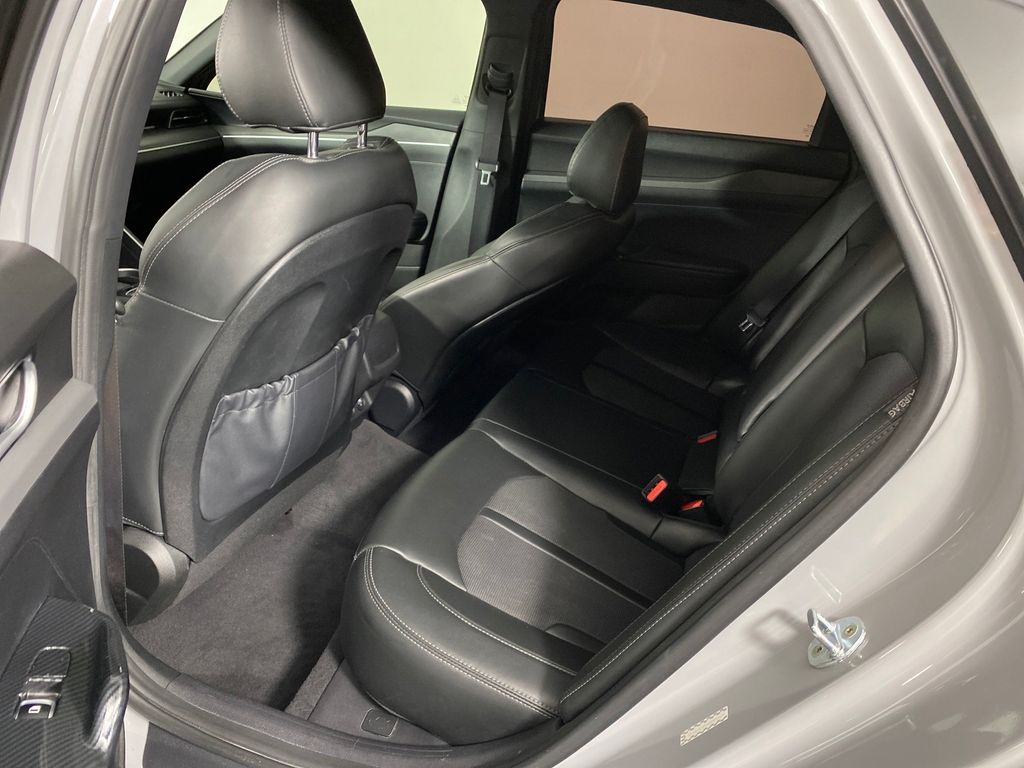Vehicle image 9 of 27