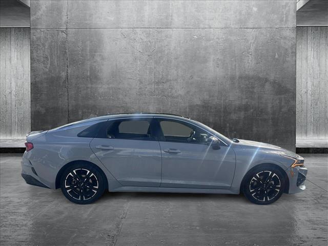 Vehicle image 7 of 24
