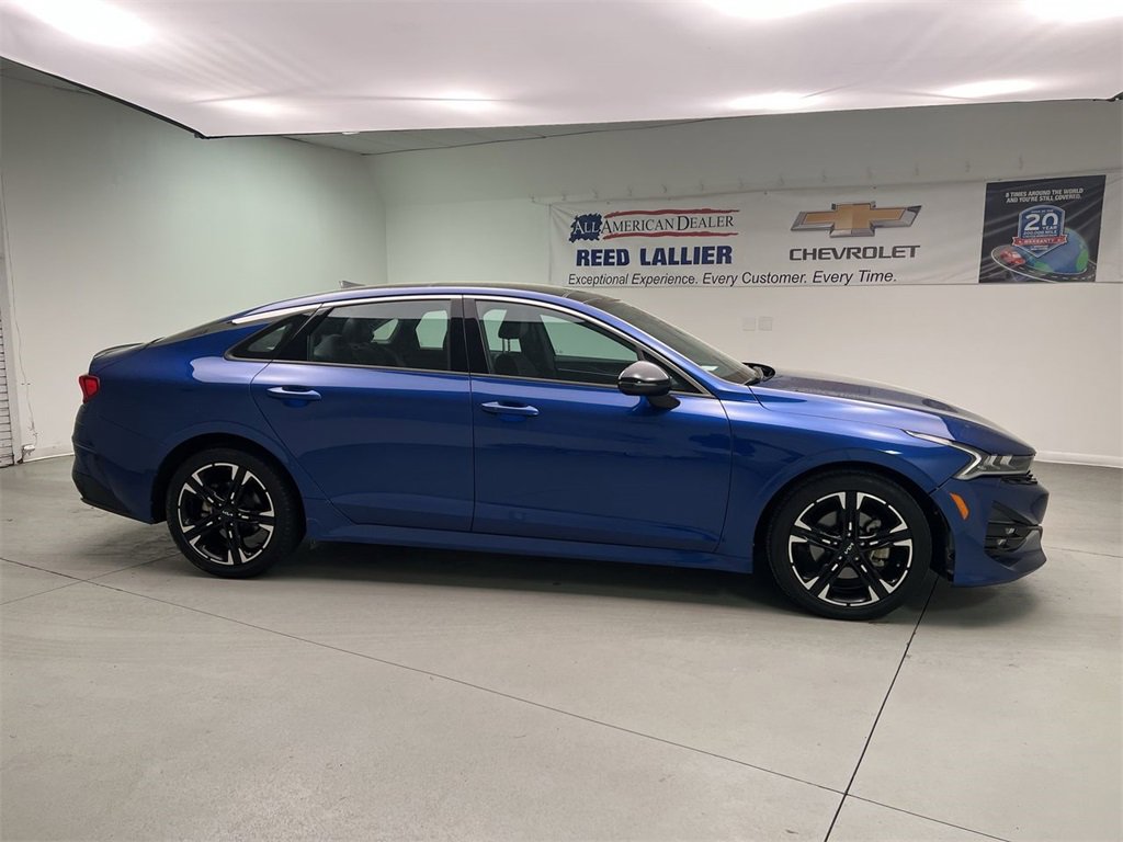 Vehicle image 8 of 27