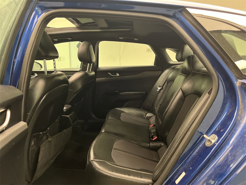Vehicle image 24 of 27
