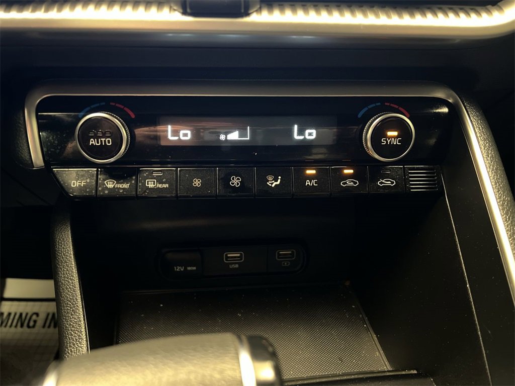 Vehicle image 19 of 27