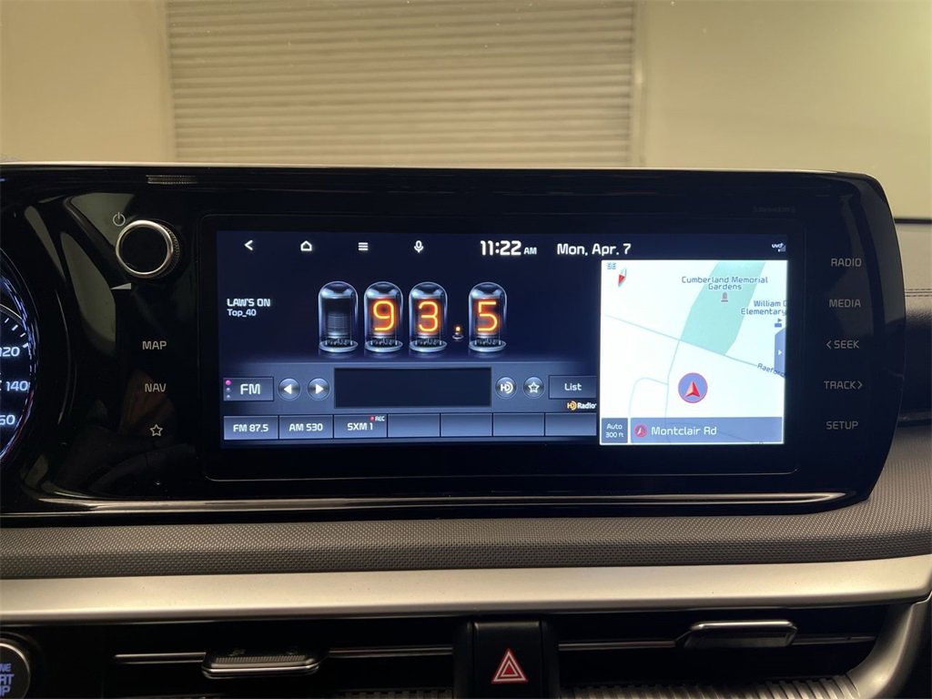 Vehicle image 16 of 27