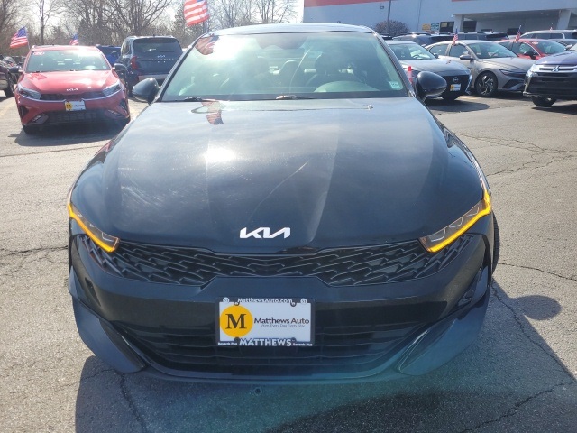 Vehicle image 8 of 33