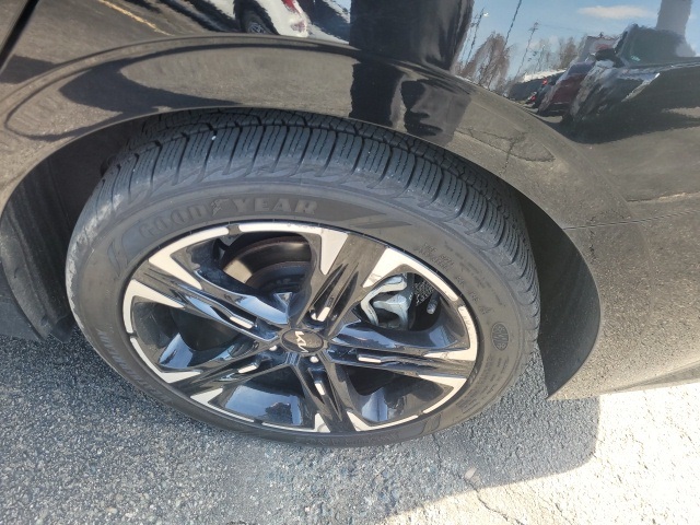 Vehicle image 32 of 33