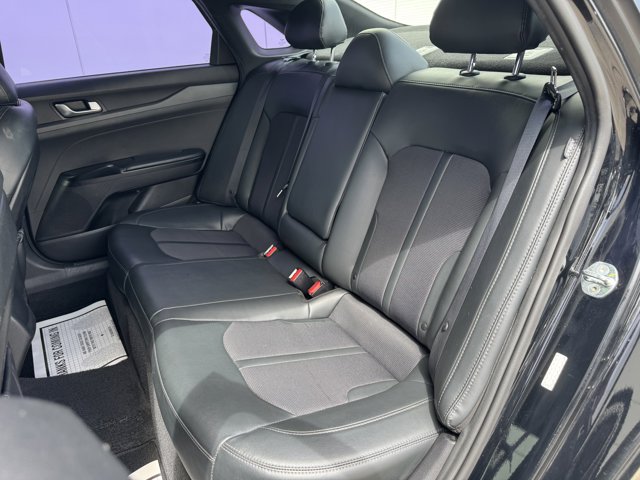 Vehicle image 11 of 30