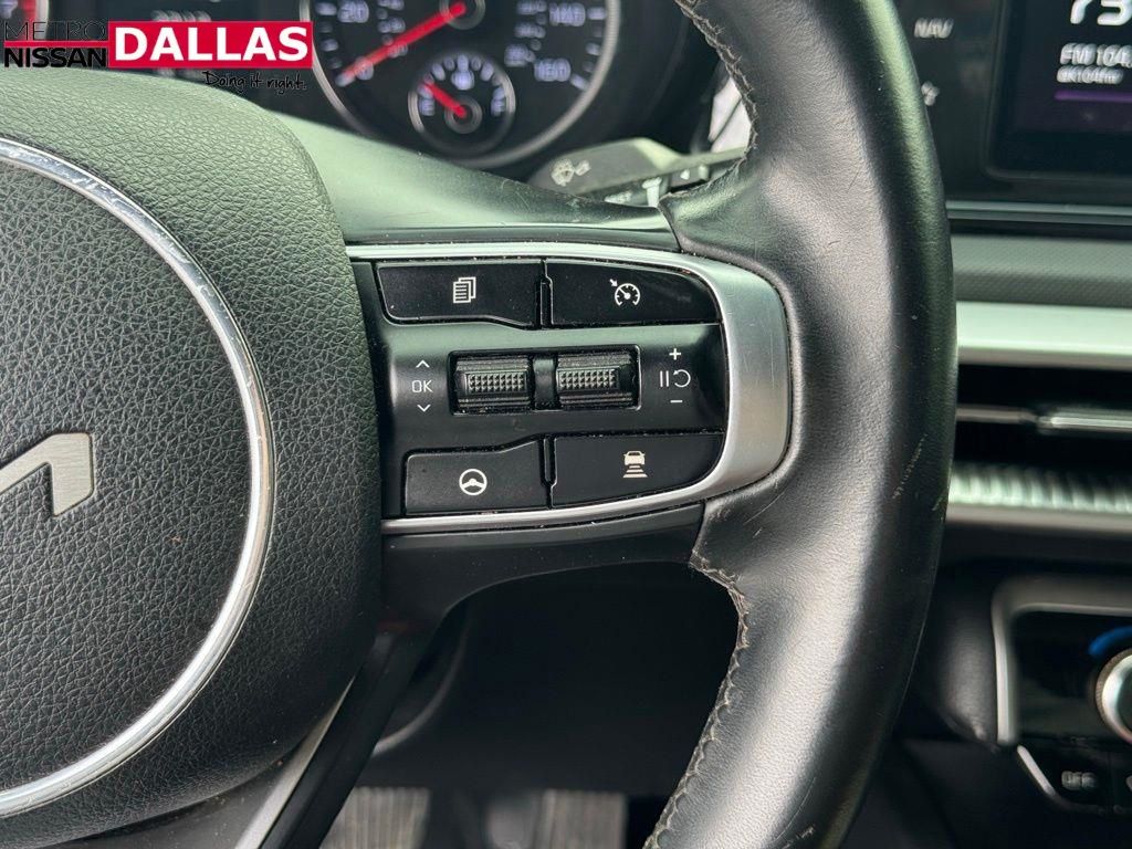 Vehicle image 23 of 34