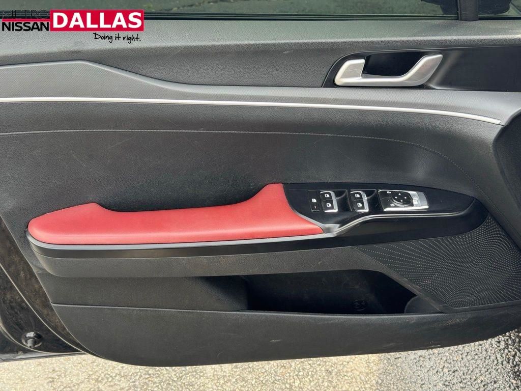 Vehicle image 16 of 34