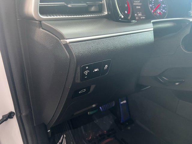 Vehicle image 14 of 28
