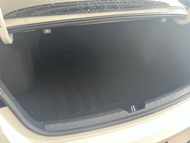 Vehicle image 13 of 28