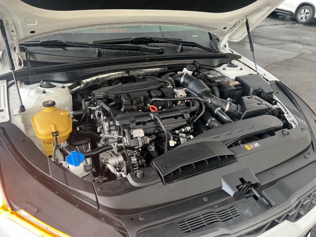Vehicle image 9 of 28