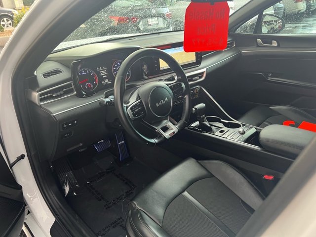 Vehicle image 19 of 28