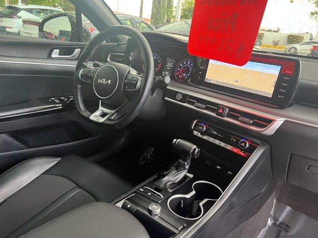 Vehicle image 18 of 28