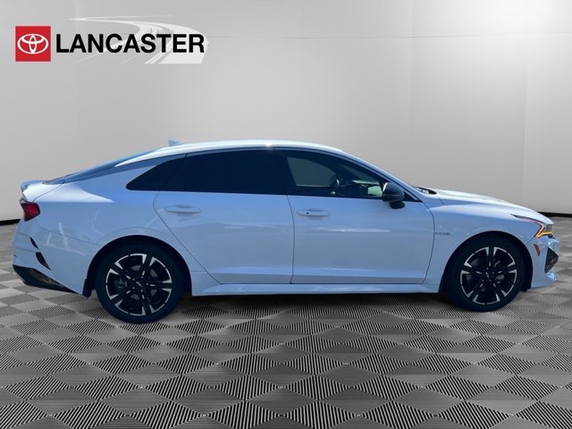 Vehicle image 4 of 28