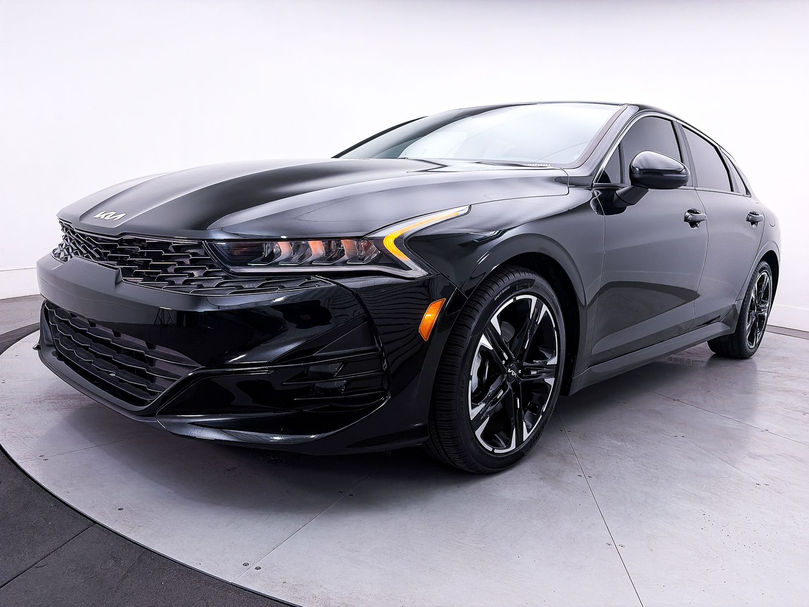 2022 Kia K5 GT-Line Image 1 of 38