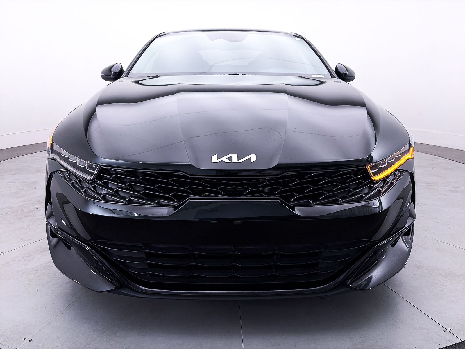 2022 Kia K5 GT-Line Image 2 of 38