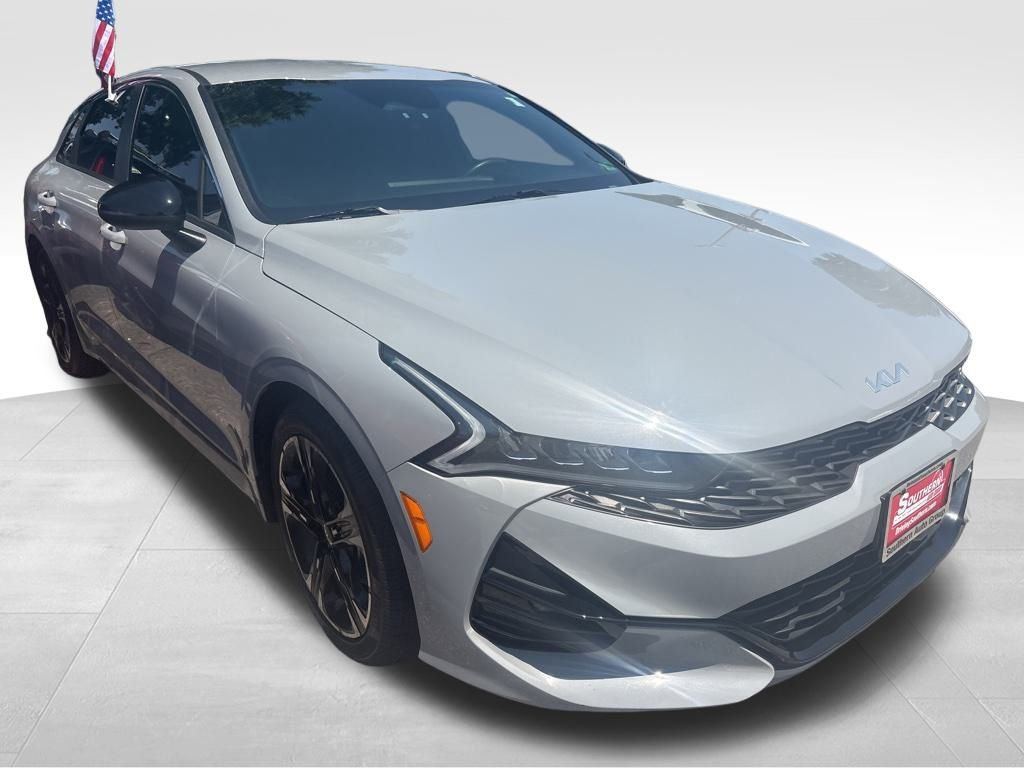 Vehicle image 10 of 18