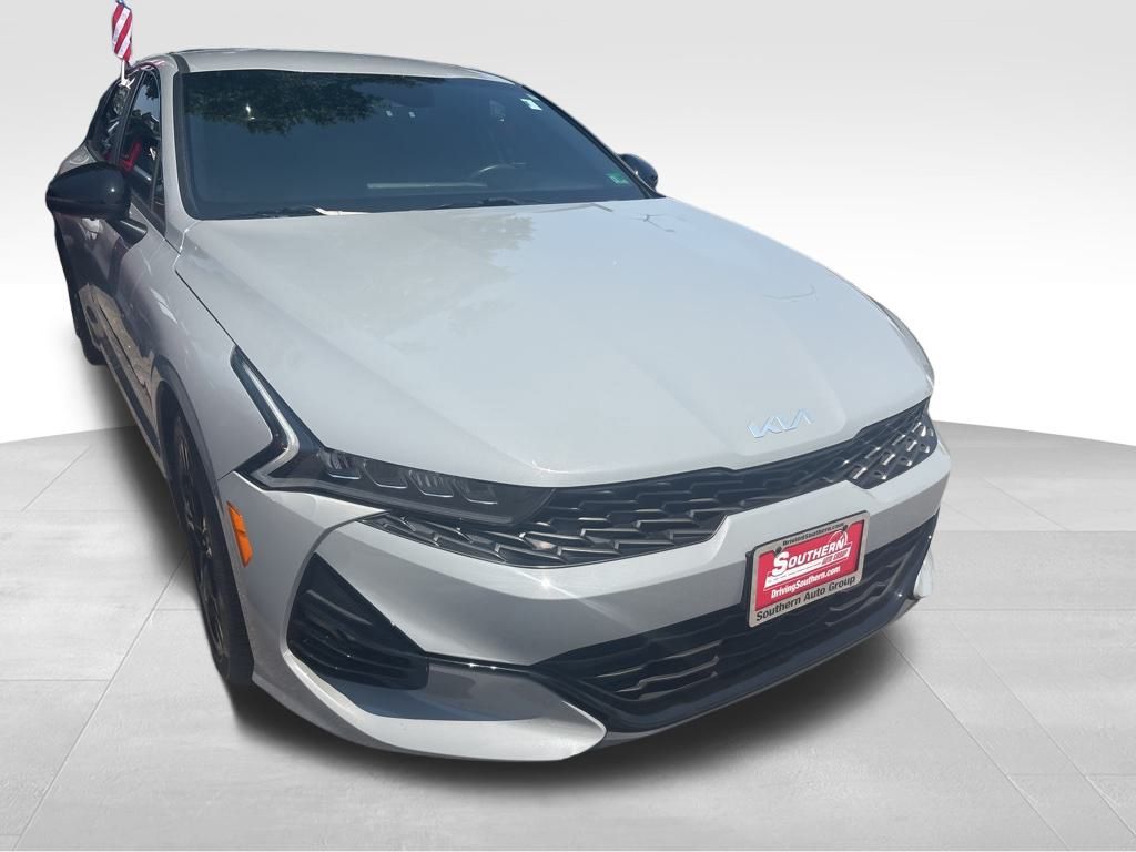 Vehicle image 9 of 18