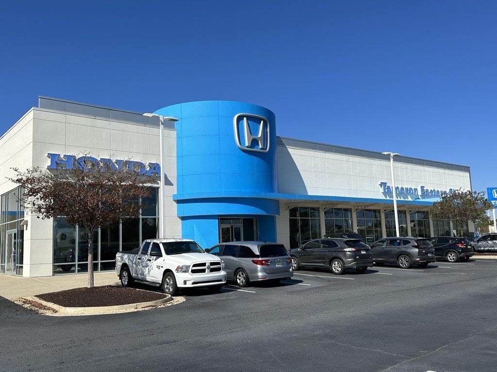 Vehicle image 27 of 40