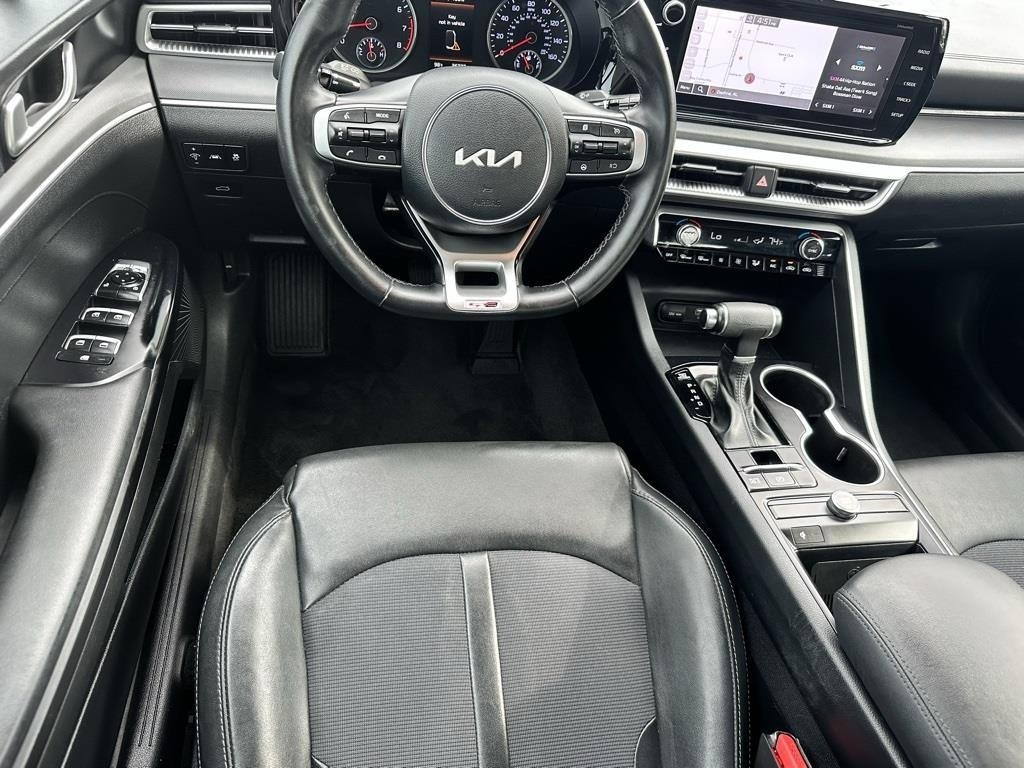 Vehicle image 12 of 40