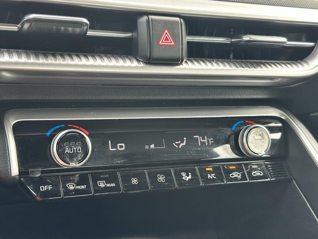 Vehicle image 20 of 40