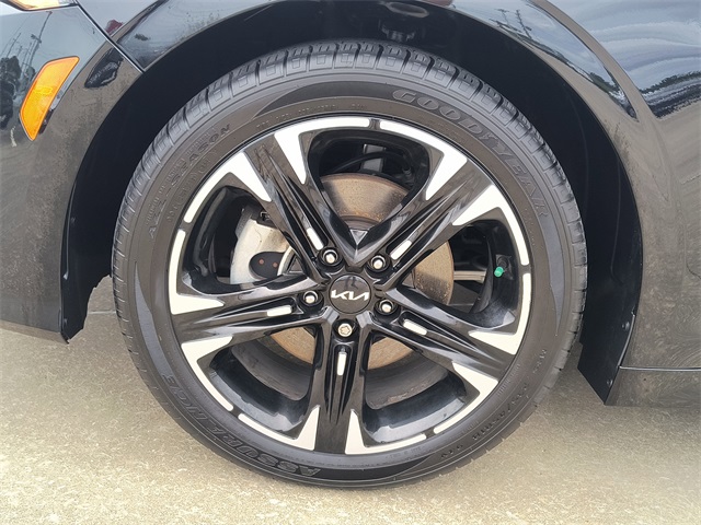 Vehicle image 12 of 31