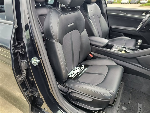 Vehicle image 24 of 31