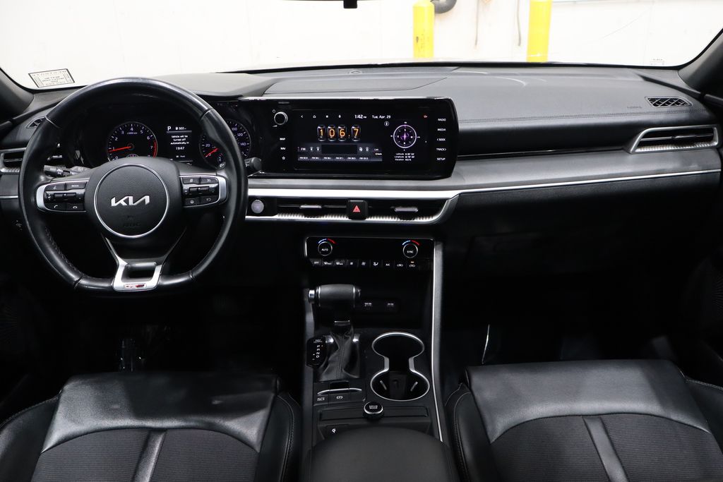 Vehicle image 24 of 39