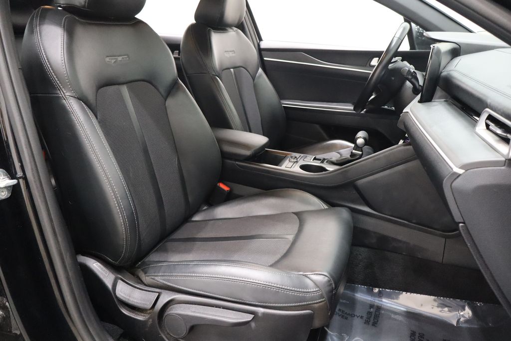Vehicle image 12 of 39