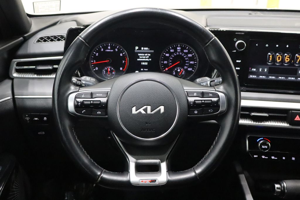 Vehicle image 19 of 39