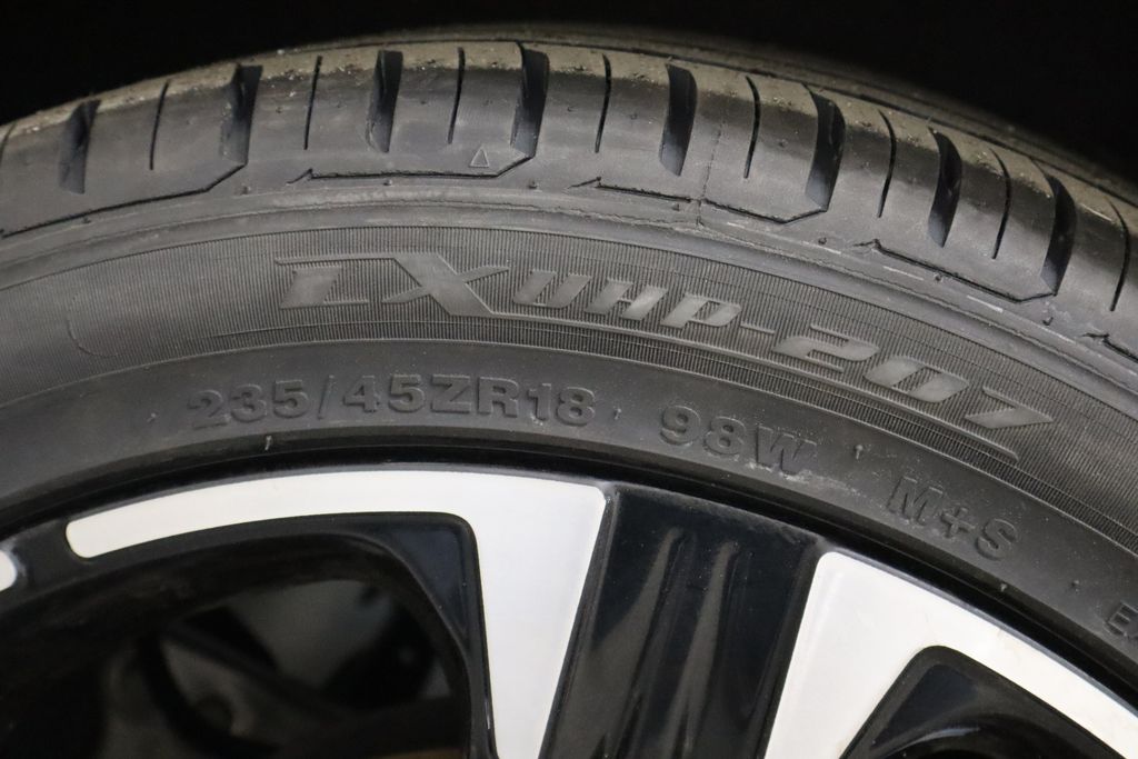 Vehicle image 36 of 39