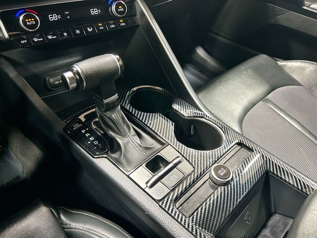 Vehicle image 17 of 31