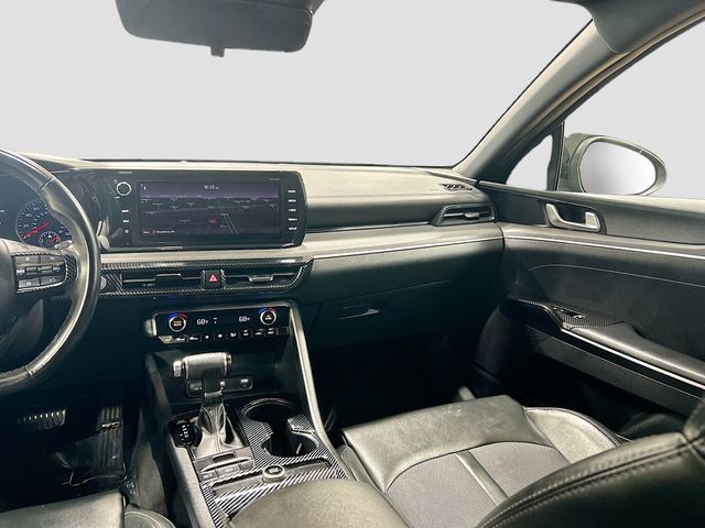 Vehicle image 22 of 31