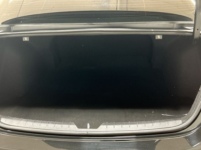 Vehicle image 24 of 31