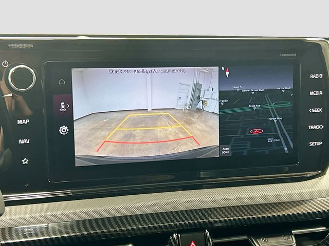 Vehicle image 14 of 31