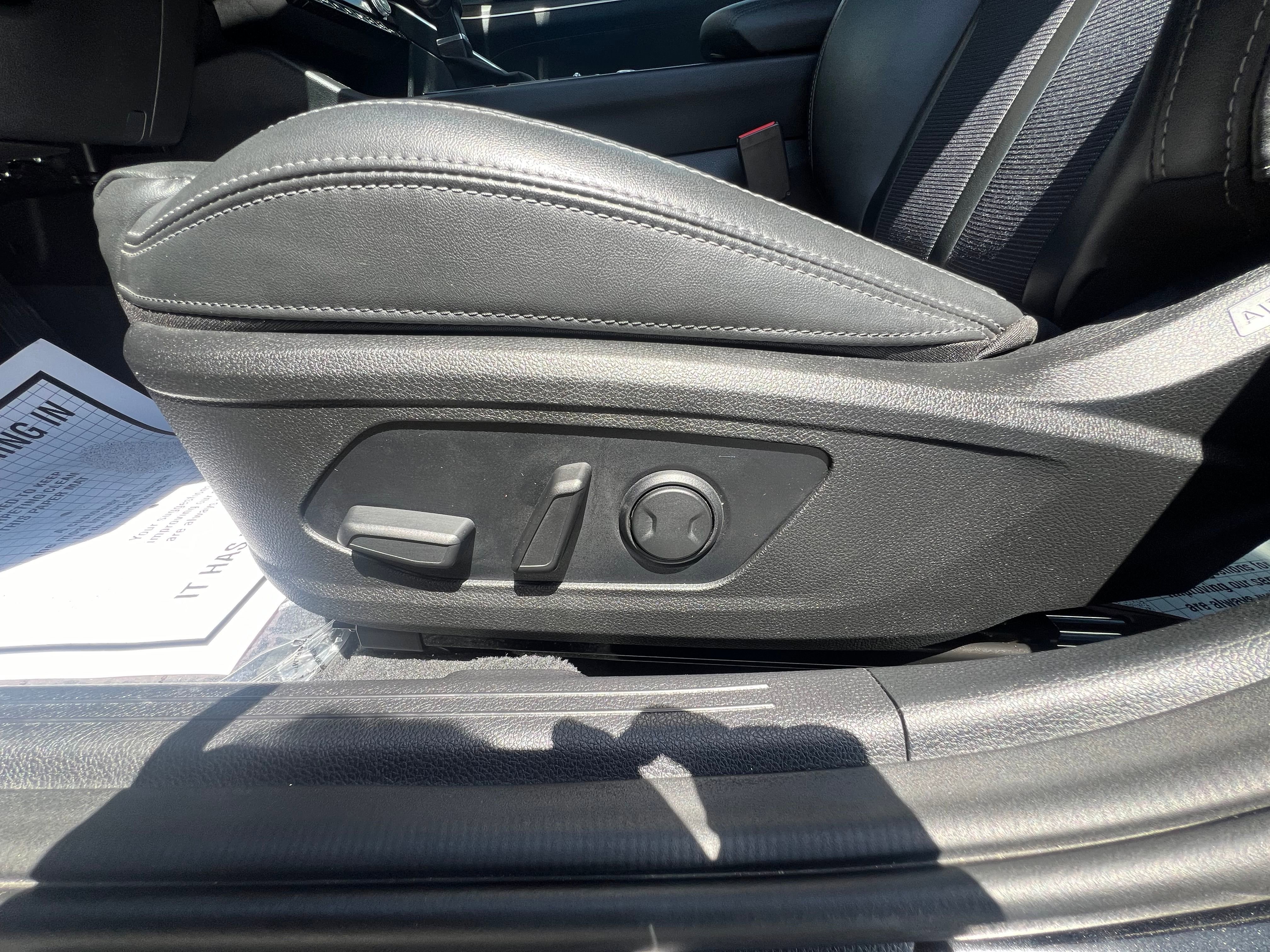 Vehicle image 12 of 13