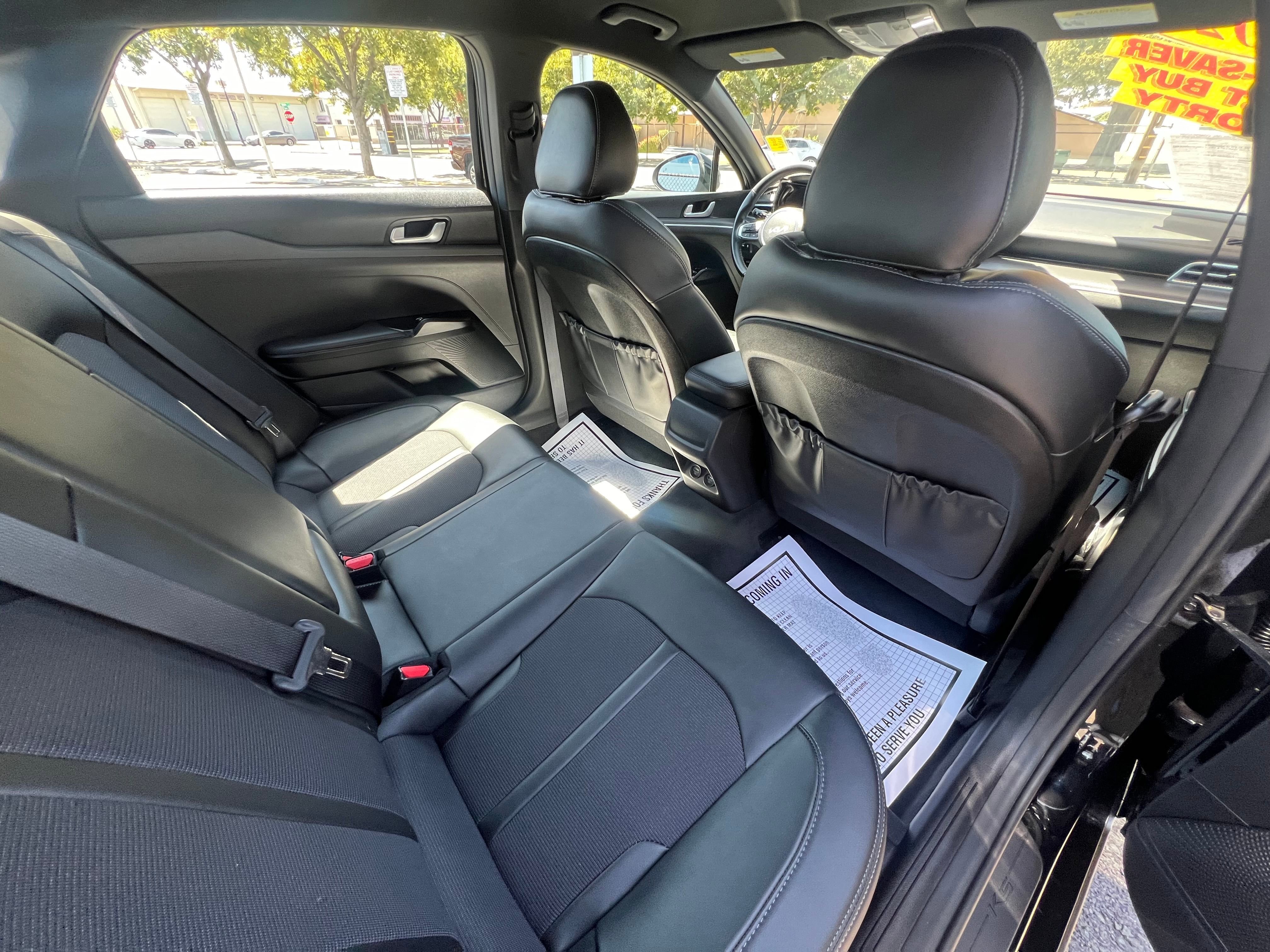 Vehicle image 7 of 13