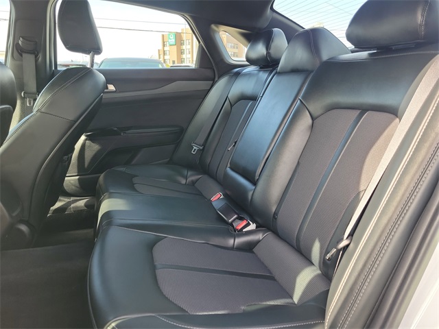 Vehicle image 9 of 30