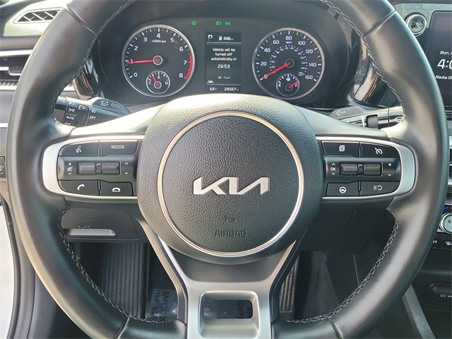 Vehicle image 21 of 30