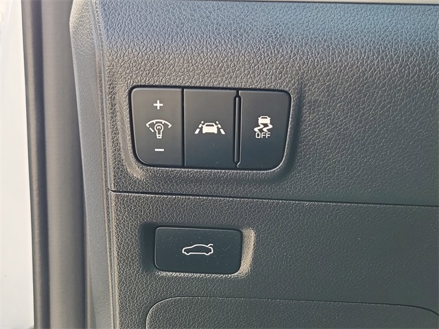Vehicle image 20 of 30