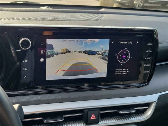 Vehicle image 25 of 30