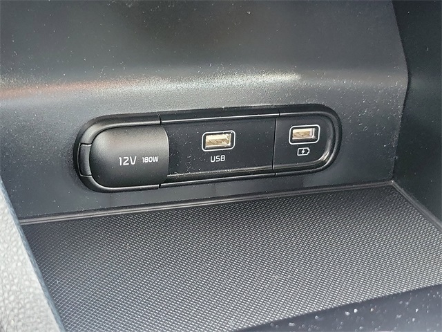 Vehicle image 28 of 30