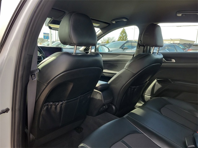 Vehicle image 10 of 30