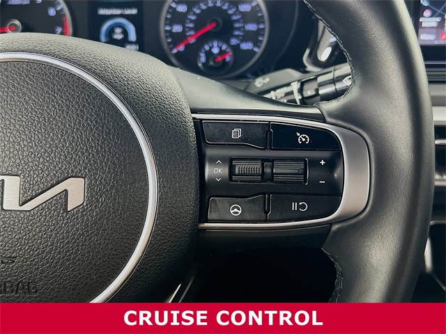 Vehicle image 21 of 34