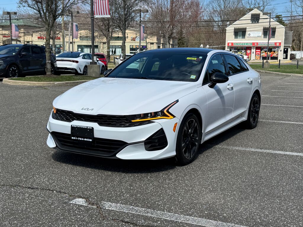2022 Kia K5 GT-Line Image 1 of 33