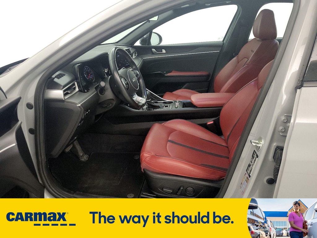 Vehicle image 14 of 30